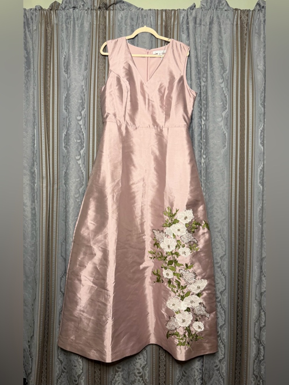 Kay Unger Aurelia Floral Sleeveless Taffeta Gown - Picture 5 of 7